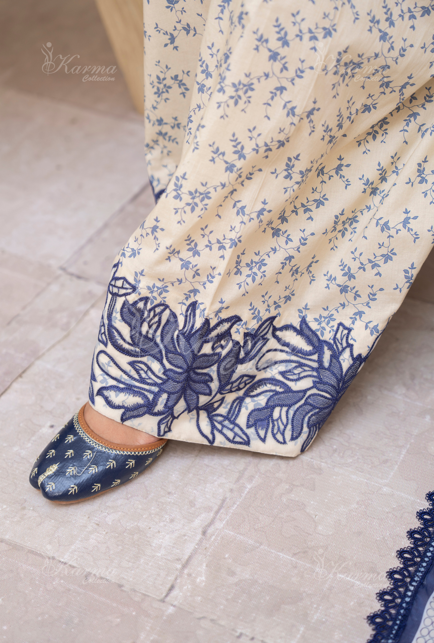 FLORA BLUE