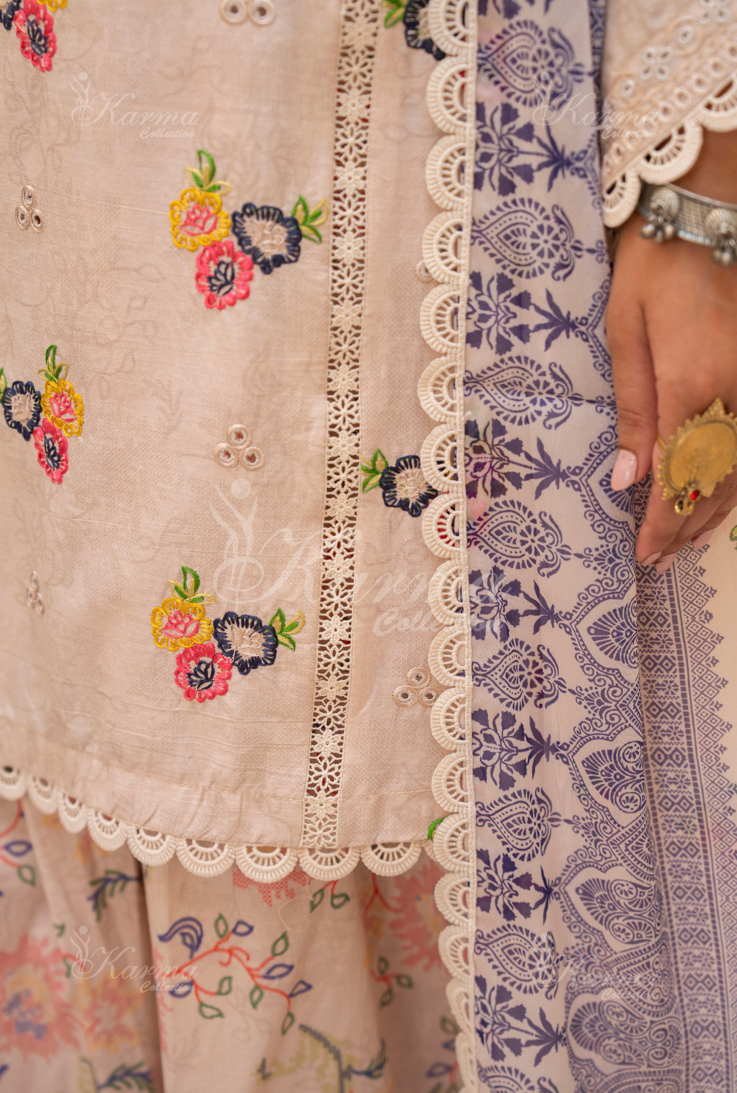 WARM WHITE Karmacollectionpk