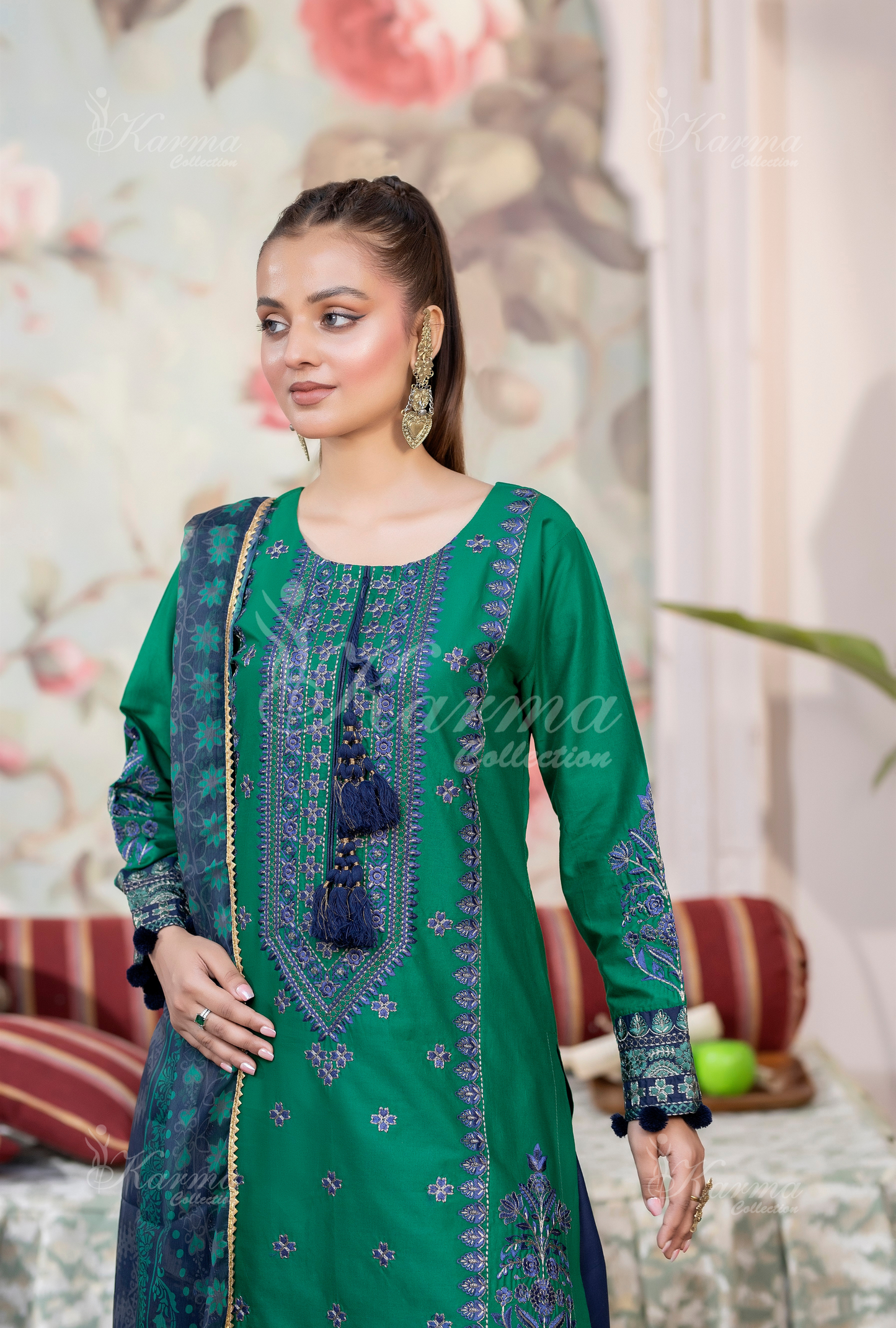 DARK GREEN