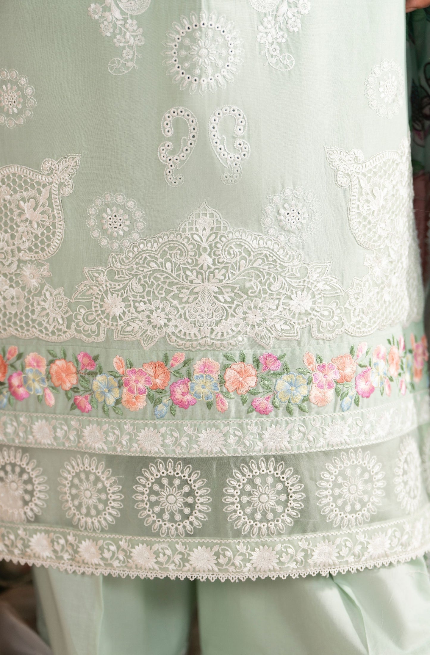 SOFT GREEN