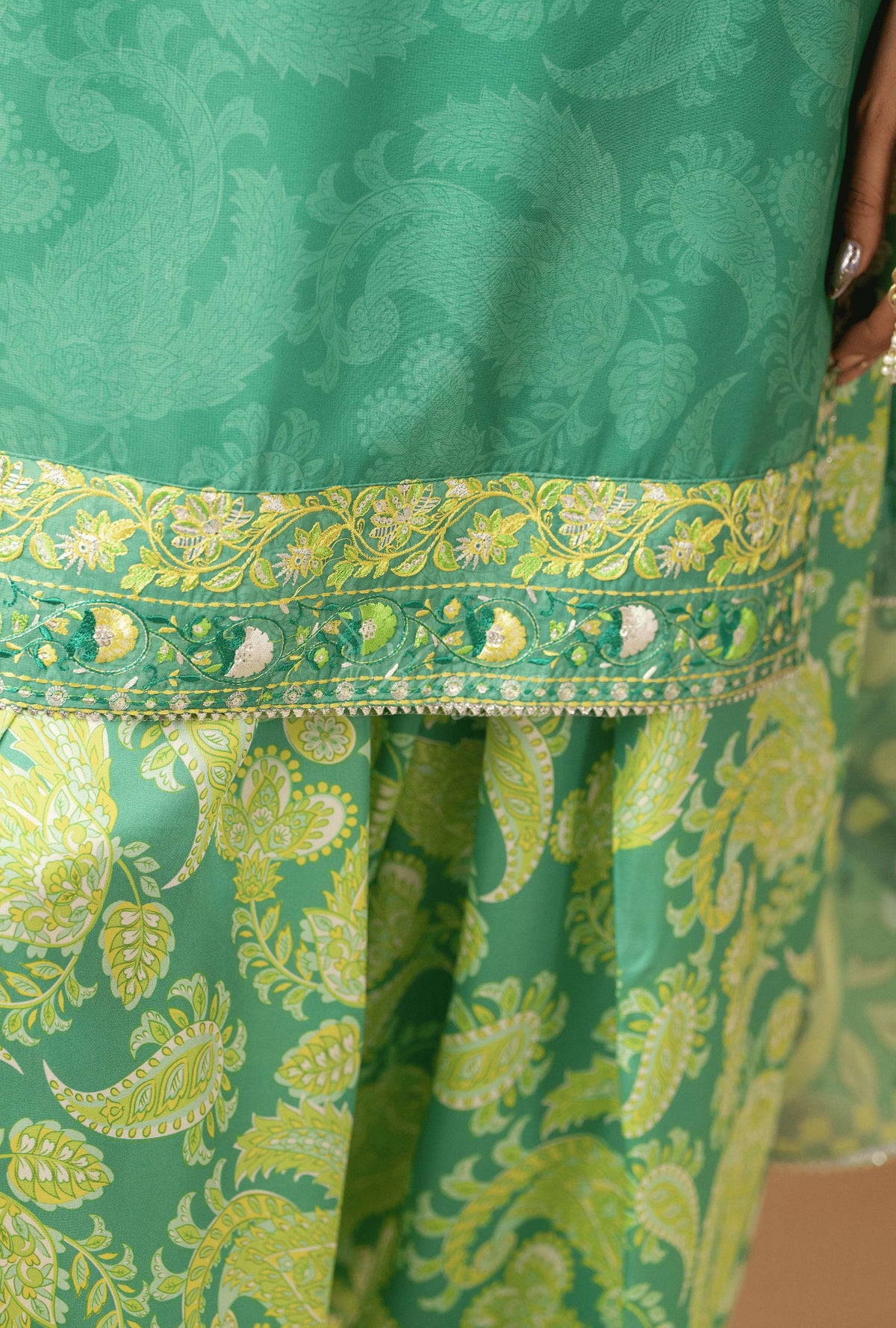 MINT GREEN