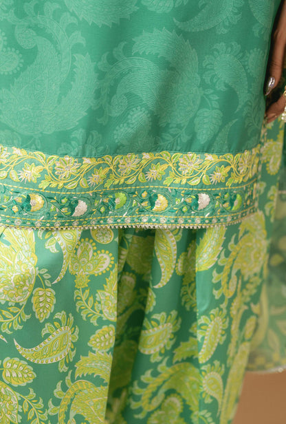 MINT GREEN
