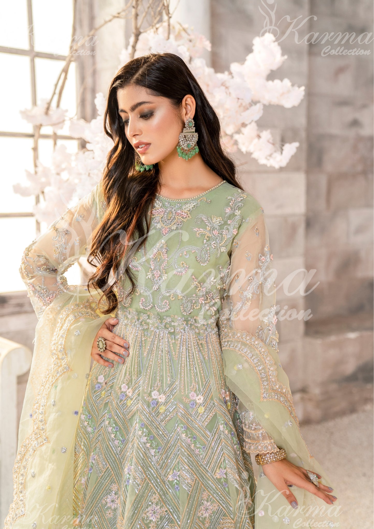 LIGHT GREEN