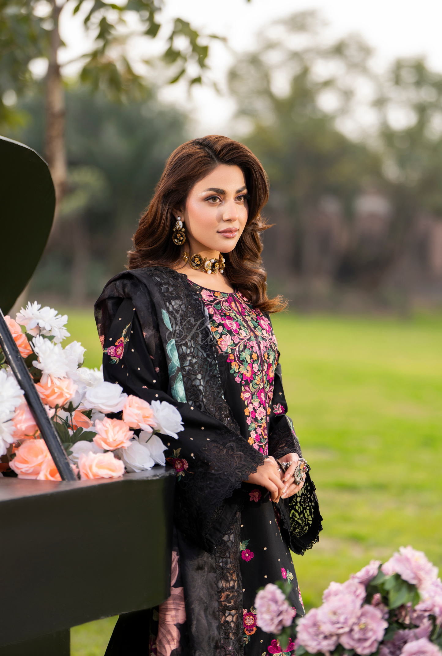 BLACK FLORAL