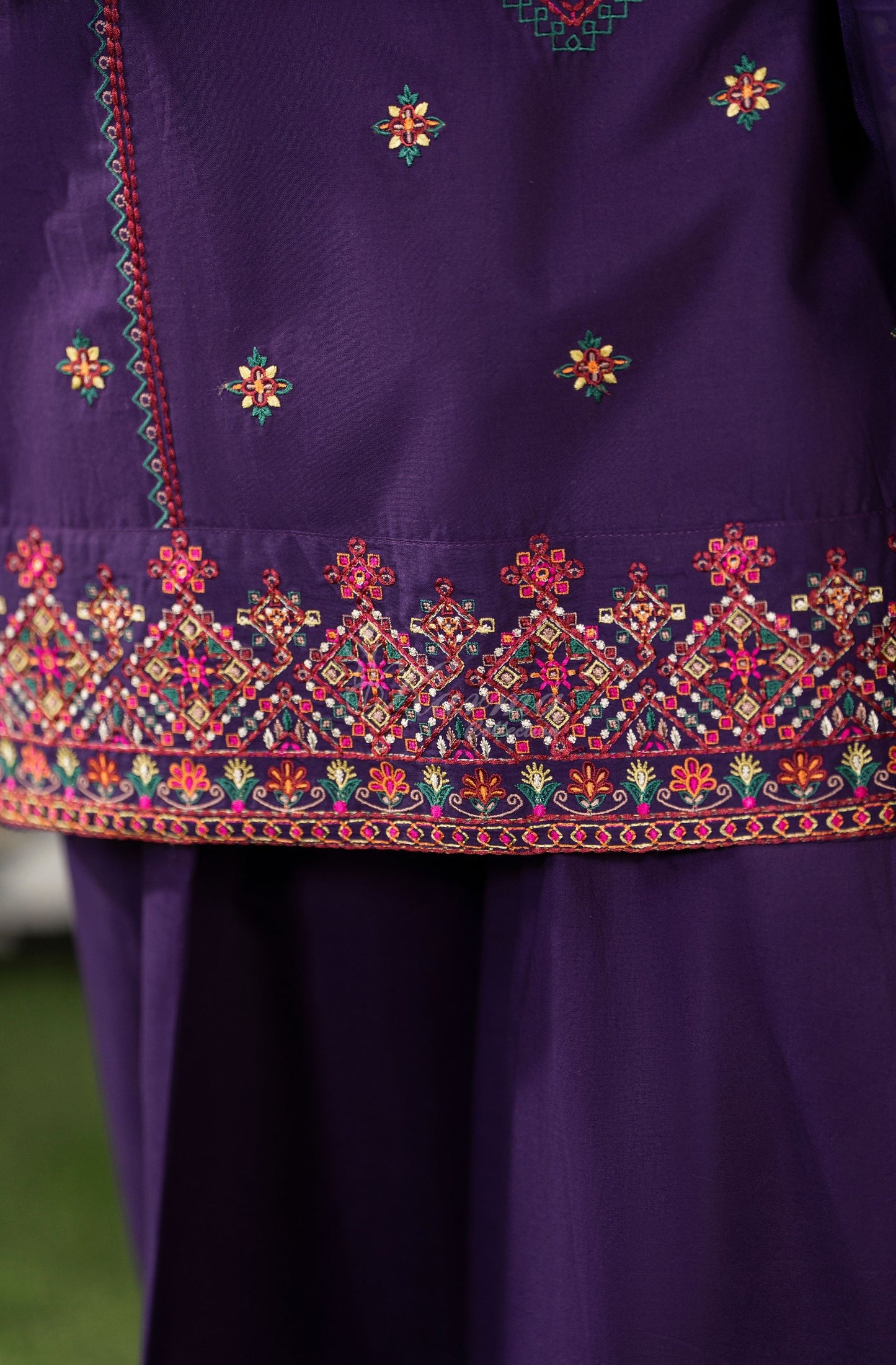 DARK PLUM
