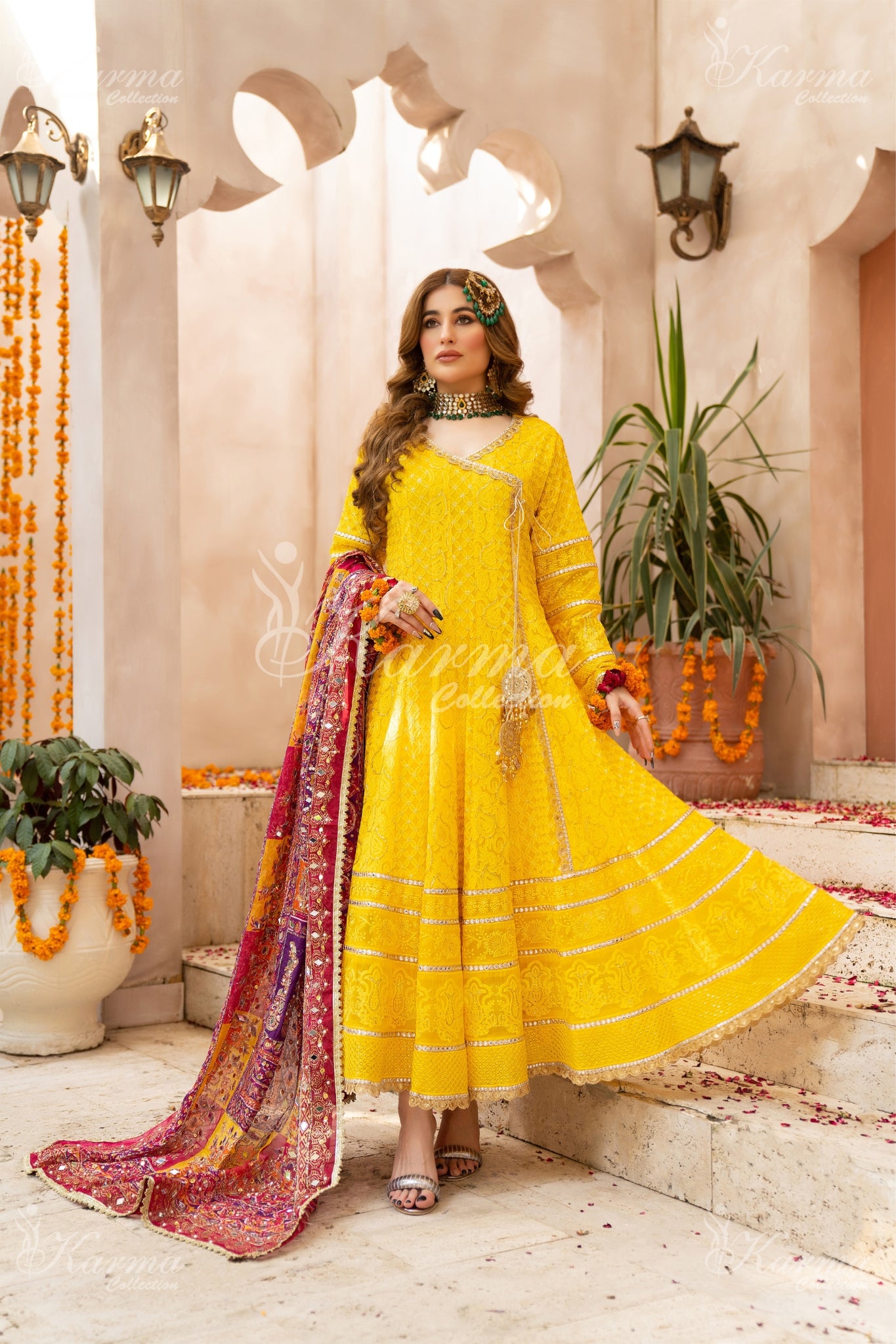 YELLOW