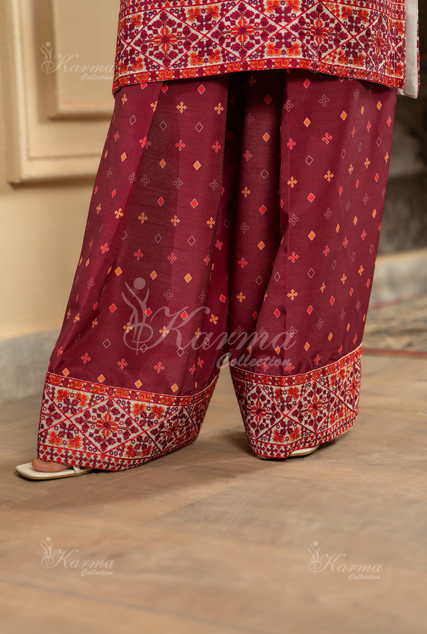 Crimson Red Luxury Dress Pakistan - Georgetta Shirt & Silk Dupatta