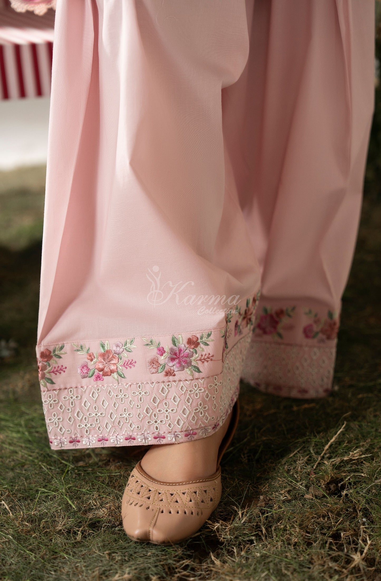 SOFT PINK