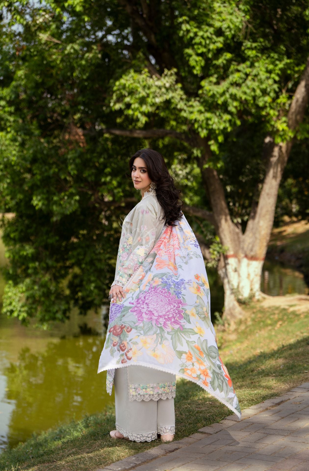 SOFT IVORY