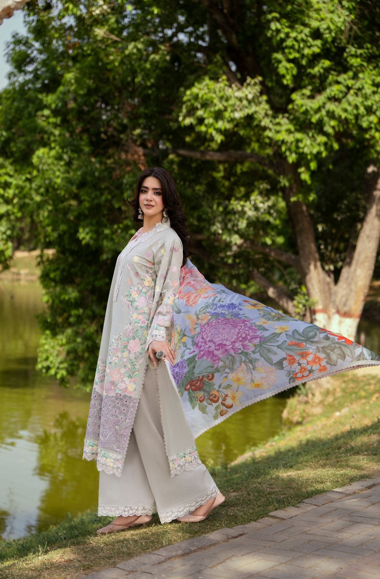 SOFT IVORY