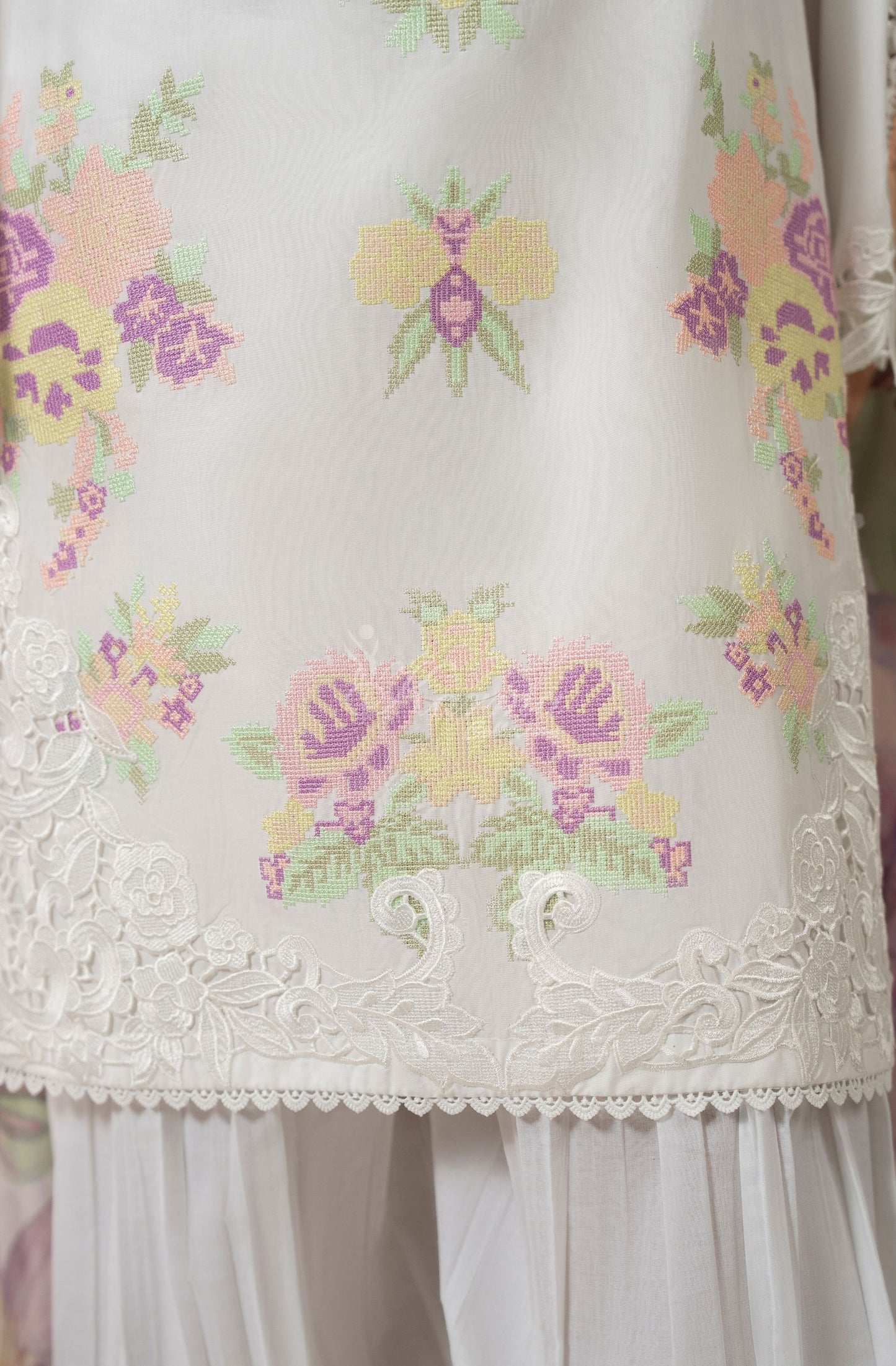PINK WHITE