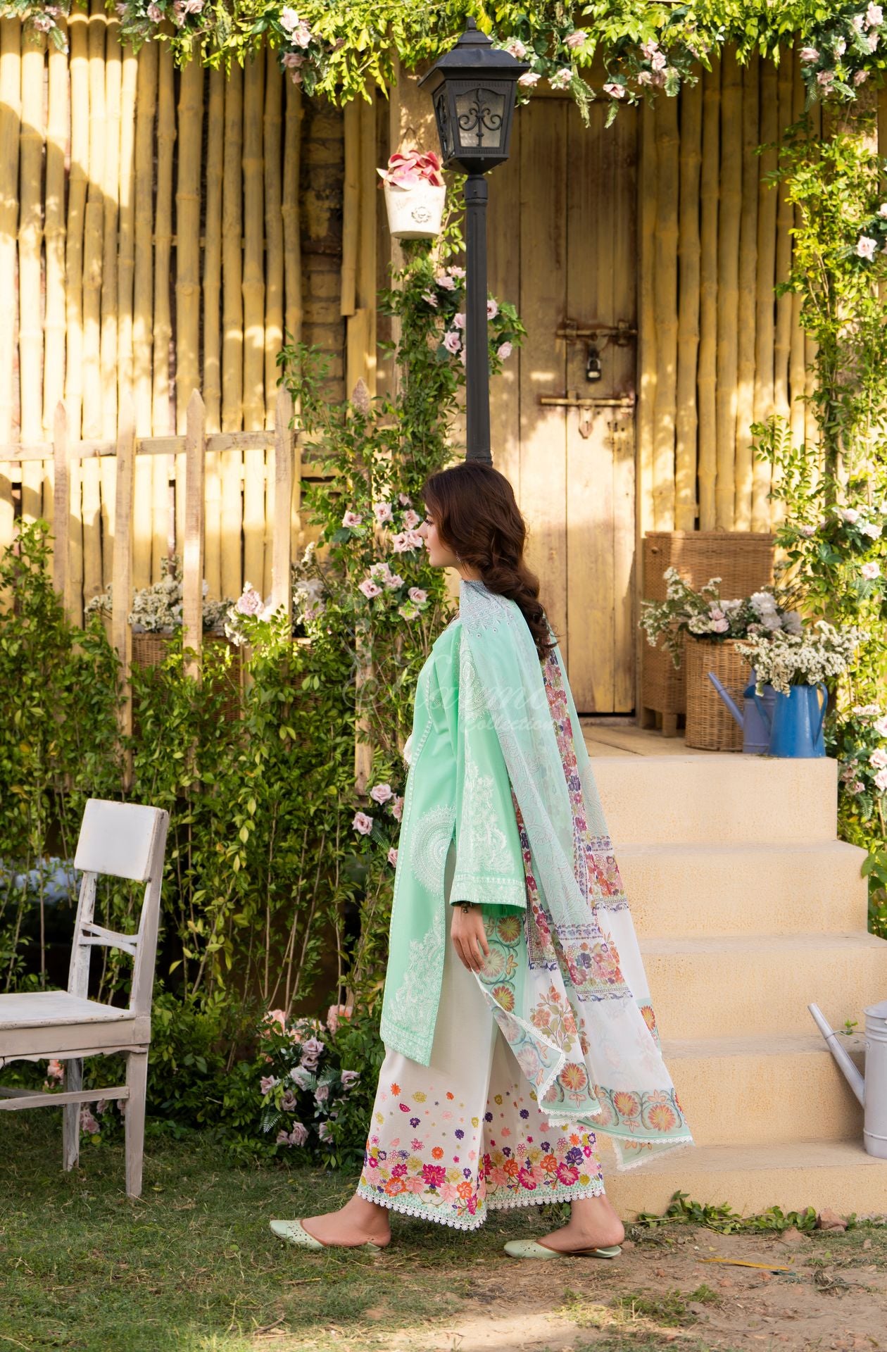 MINT GREEN