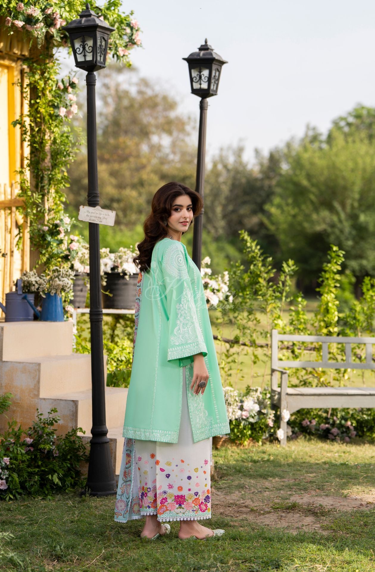 MINT GREEN