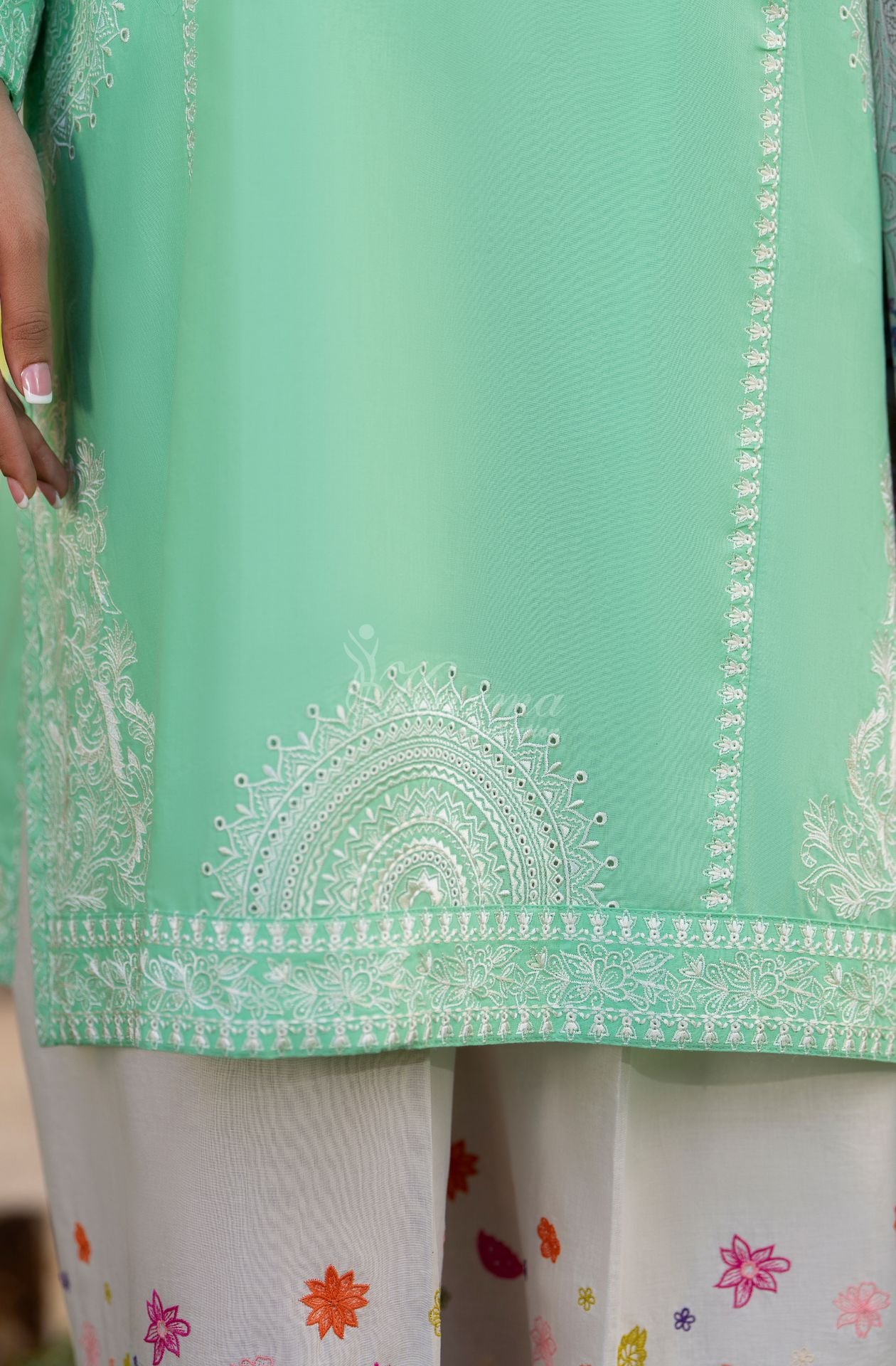 MINT GREEN