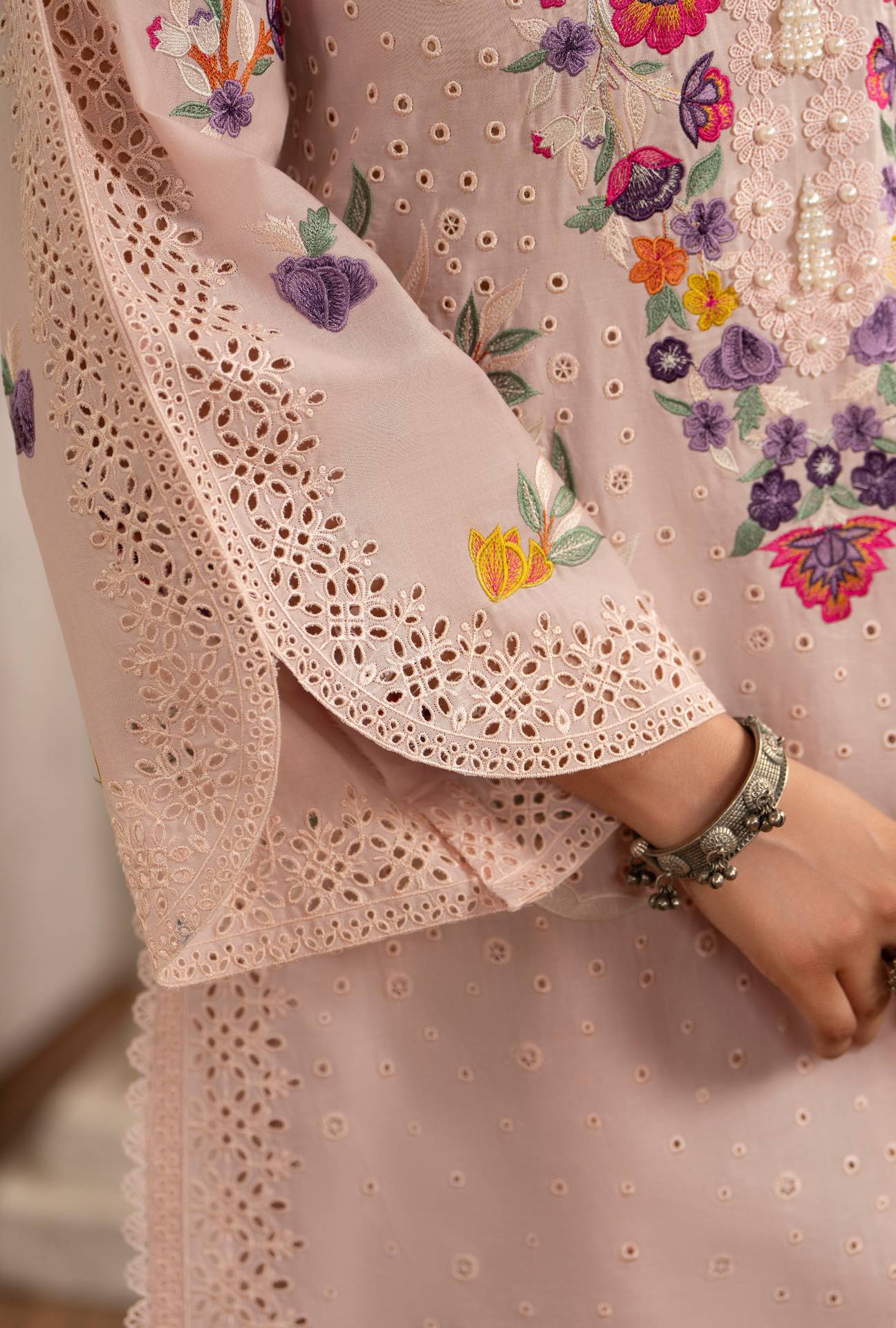 ROSY AURA